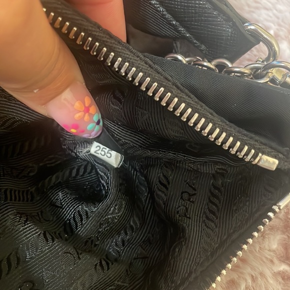 Prada re-edition 2005 Re-Nylon bag - Picture 2 of 5